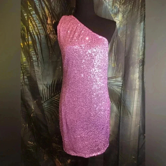 One-Shoulder Sequin Dress - Picture 16 of 16